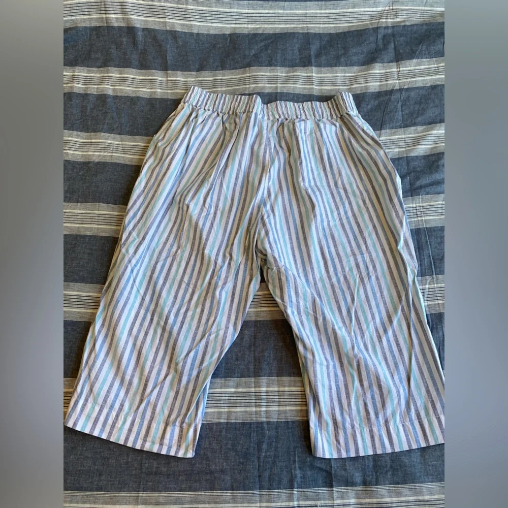 Lane bryant linen Capri. blue and gray. Size 26 - Picture 2 of 4